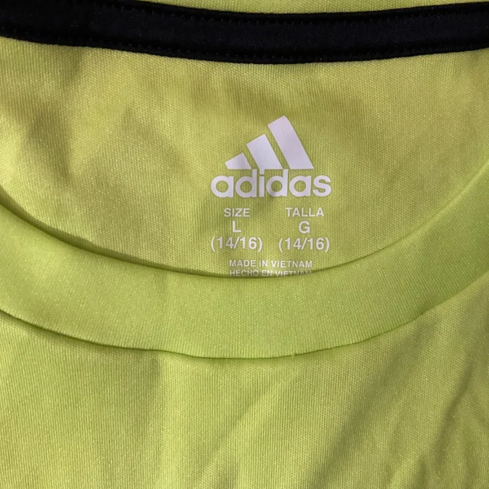 Adidas new boys Tshirt